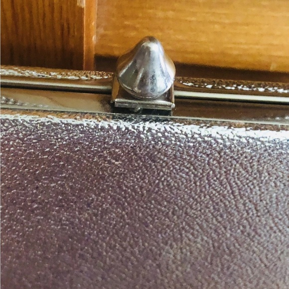 Vintage Shiny Metallic Silver Clutch Purse With Short Chain Strap 1960’s - Picture 9 of 11